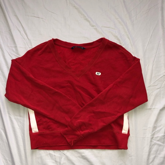a&f red v neck fleece sweater with white trim - Picture 2 of 6